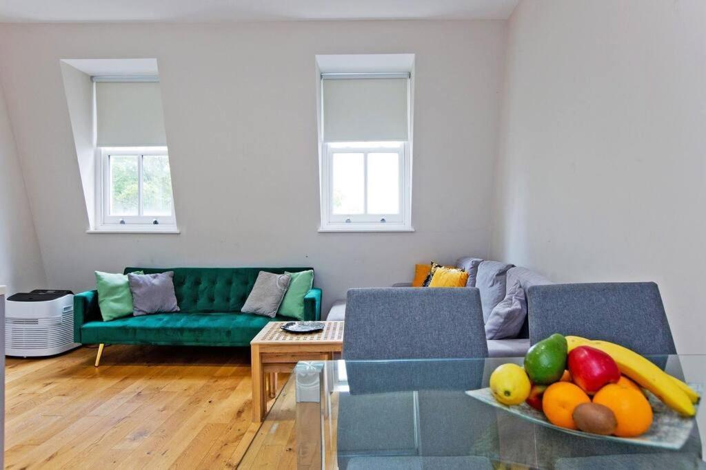 Cute 1bed Duplex Kensington No5 *