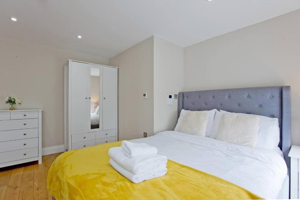 Cute 1bed Duplex Kensington No5